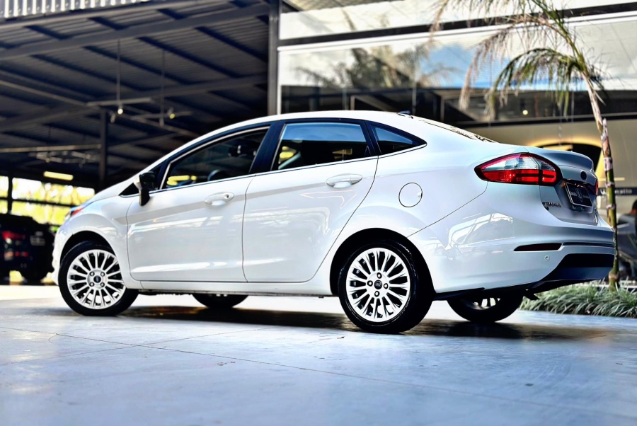 NEW FIESTA SEDAN TITANIUM 1.6 AUTOMÁTICO 2015 - Foto 8