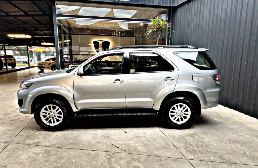TOYOTA HILUX SW4 SR FLEX 2015 - Foto 6