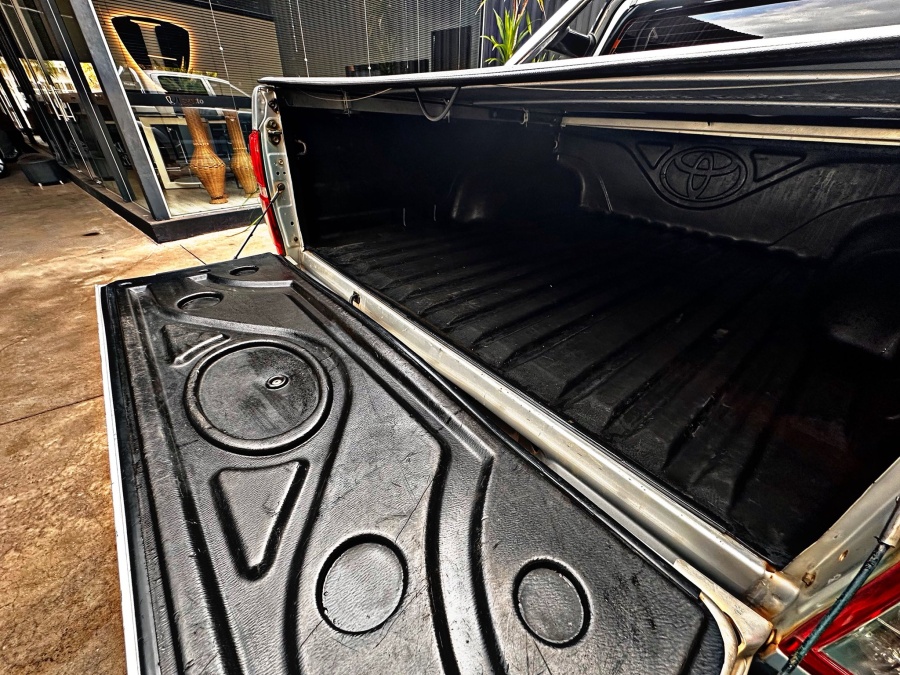 TOYOTA HILUX SRV D-4 TDi AUTOMÁTICO 2015 - Foto 10