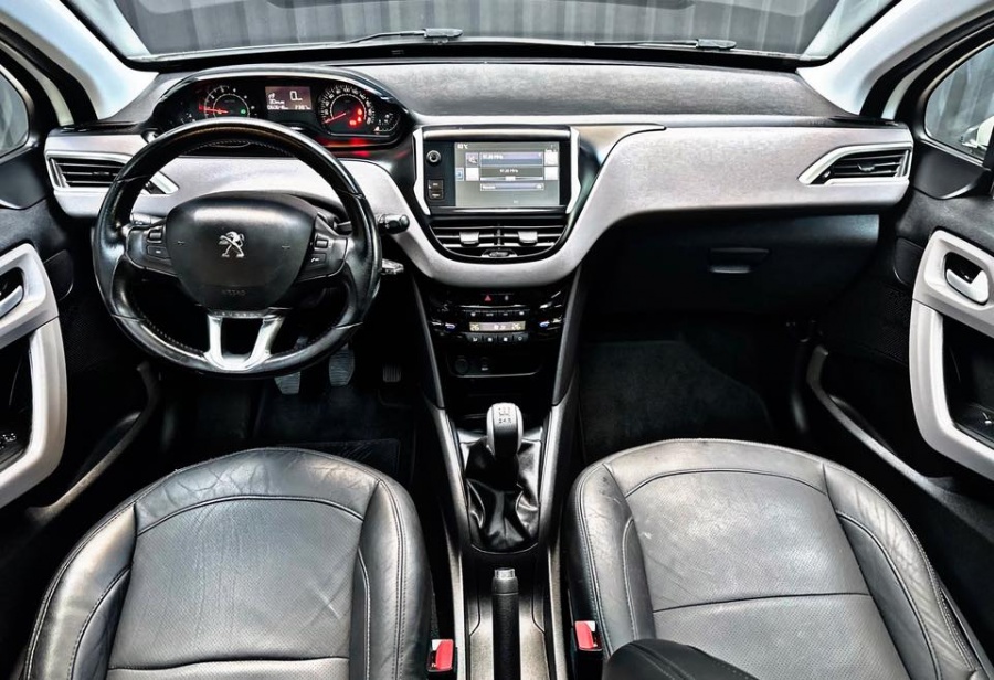 PEUGEOT 208 1.2 ALLURE 2017 - Foto 12