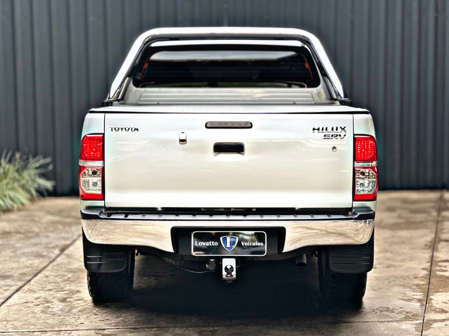 TOYOTA HILUX SRV D-4 TDi AUTOMÁTICO 2015 - Foto 13