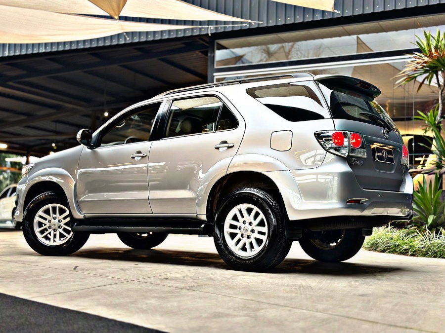 TOYOTA HILUX SW4 SR FLEX 2015 - Foto 7