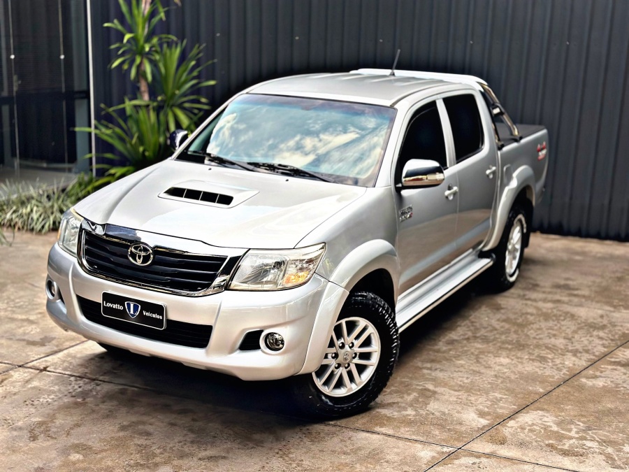 TOYOTA HILUX SRV D-4 TDi AUTOMÁTICO 2015 - Foto 2