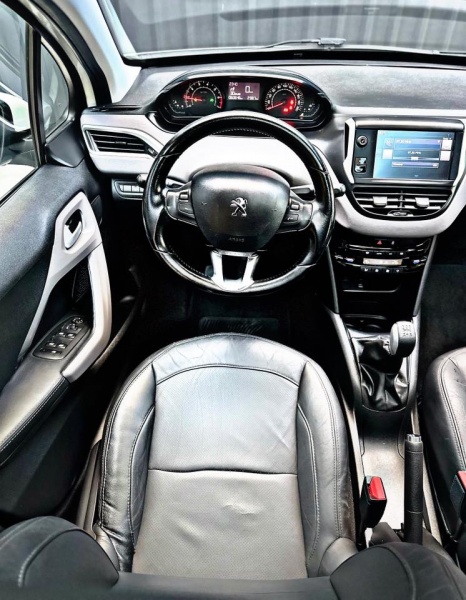 PEUGEOT 208 1.2 ALLURE 2017 - Foto 10