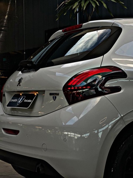 PEUGEOT 208 1.2 ALLURE 2017 - Foto 14