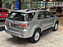 TOYOTA HILUX SW4 SR FLEX 2015 - Foto 17
